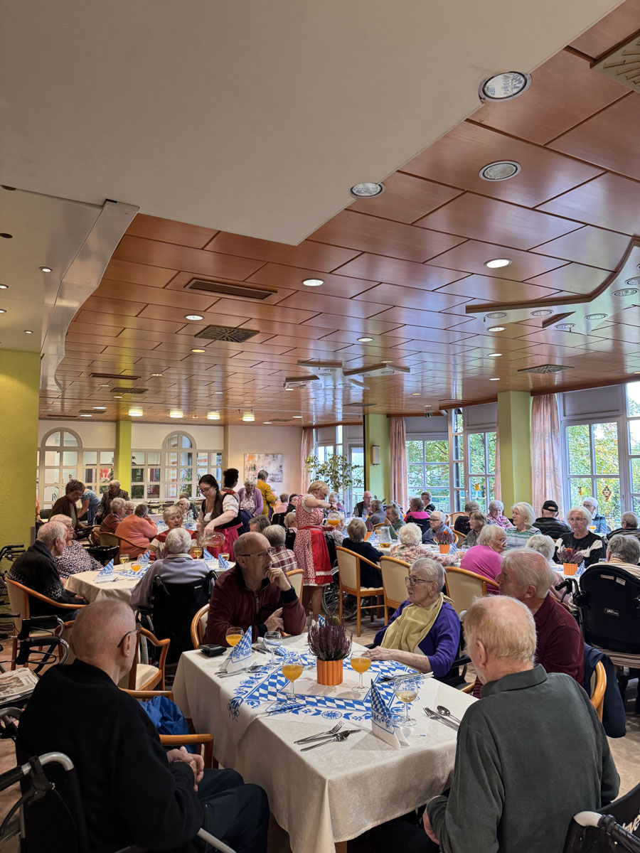 Oktoberfest im Seniorenzentrum Eisenberg 2025
